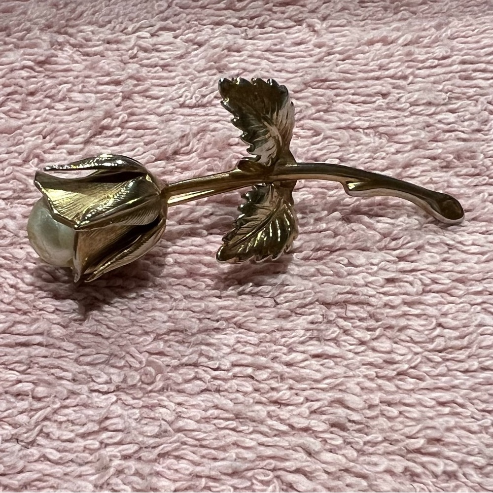 Vintage Rose Brooch W/ Pearl